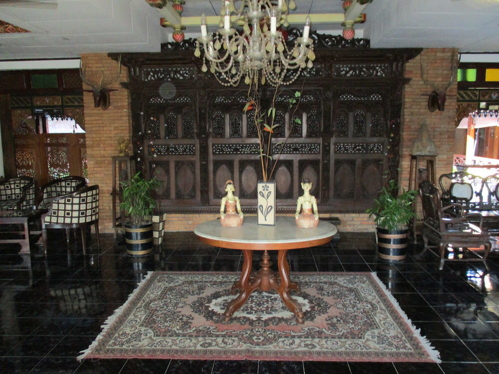 Hotel Istana Batik Ratna Yogyakarta Esterno foto
