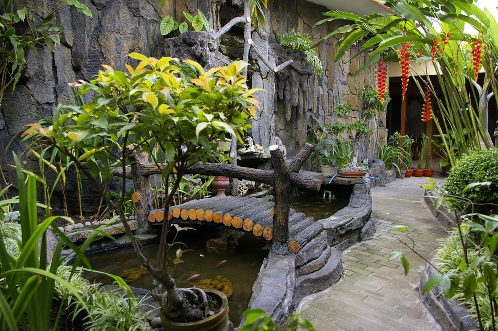 Hotel Istana Batik Ratna Yogyakarta Esterno foto